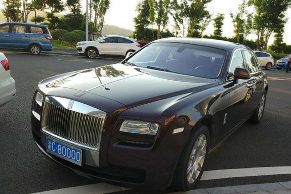 这款车加上这个车牌，让重庆车展的豪车黯然失色