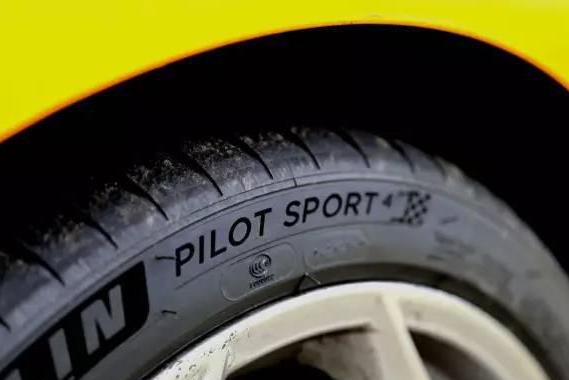 论一条运动型高性能轮胎的炼成