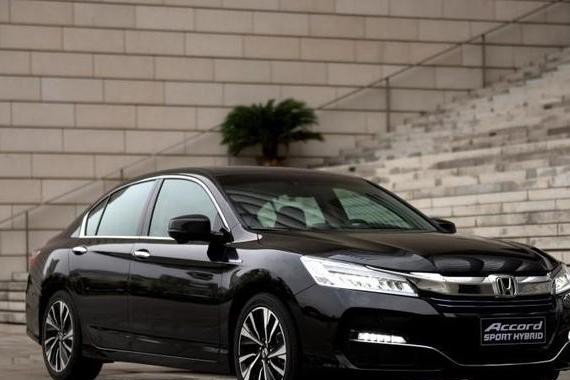 销量斗不过迈腾，换上带T发动机后，雅阁能不能翻身