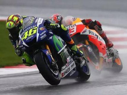 雨天摩托骑行个人经验传授，听驾龄八年的老司机扯扯