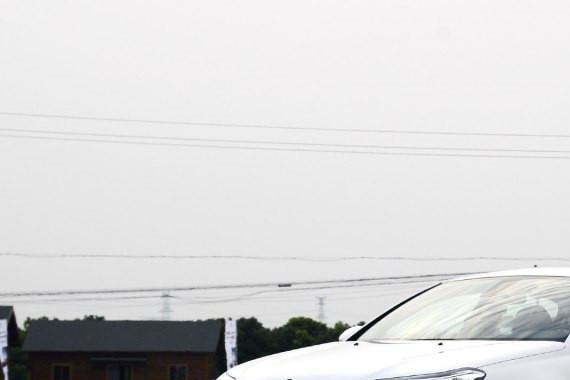 严谨与浪漫之间的碰撞 这两款车各具特色