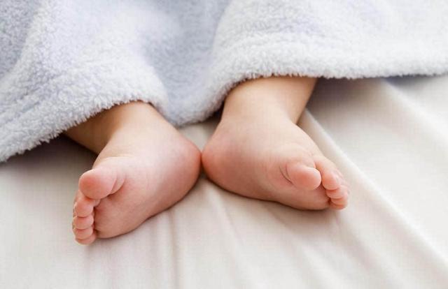 出现这几个现象，说明宝宝要长高了，爸妈千万别忽略