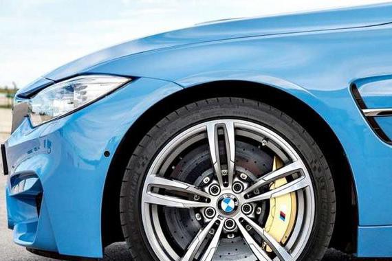 全新 BMW M3 改走油电布局，新增M340i和M340d！