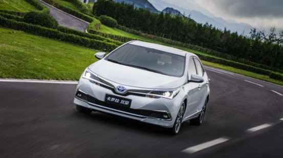 懂车达人告诉你 为什么要选择卡罗拉双擎？