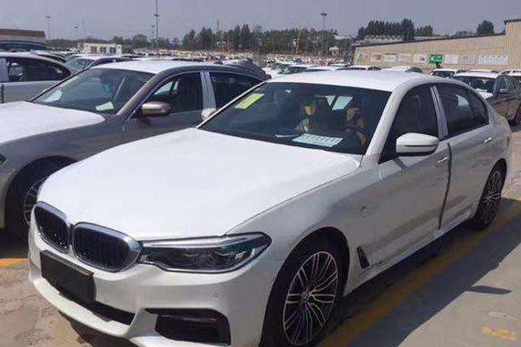 上万台宝马5系整装待发, 装车发往全国, 气势磅礴