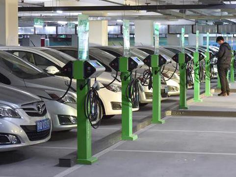 双积分“接棒”财补 电池企业的机遇不轻松