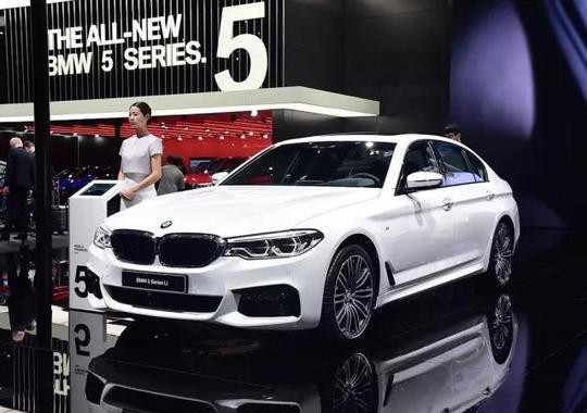 一个“爽”字了得 新宝马5系主演动作大片！手痒了吗