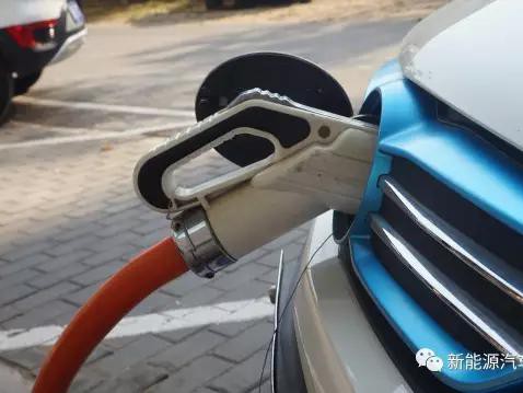 新旧国标交替 充电桩问题何解？