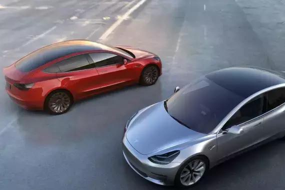 12寸悬浮液晶屏，续航超346公里，只卖24万起