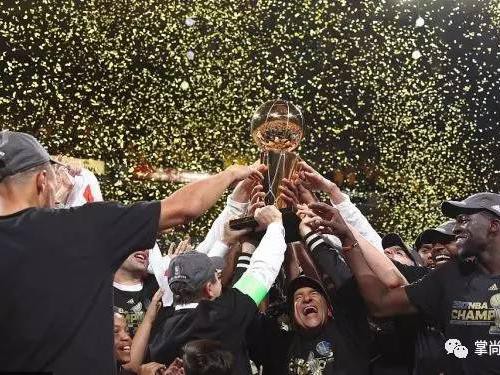 库里和詹姆斯惺惺相惜 但选车风格却大相径庭