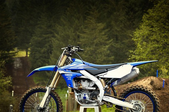 雅马哈推2018款YZ450F 可通过手机调控