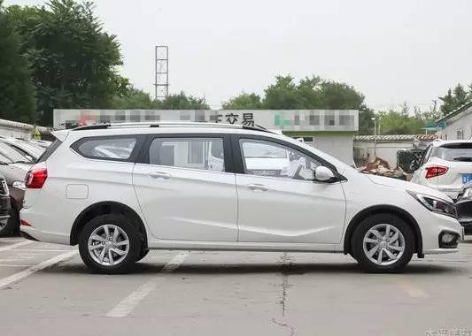 宝骏310W这天开卖，你们要的7座版也有了！