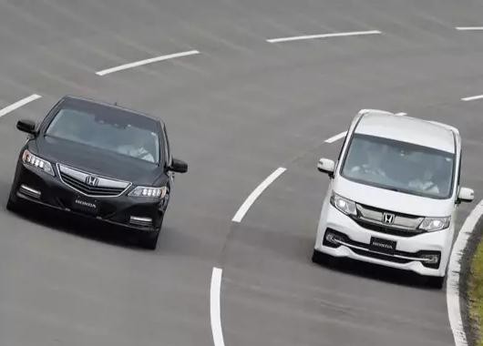 这技术要是普及了，滴滴和出租车司机都得失业