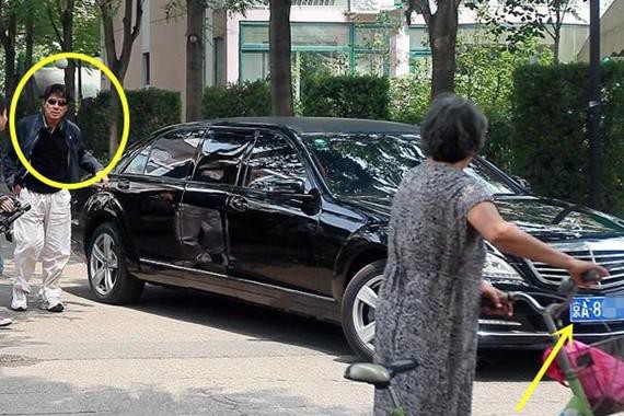 朱时茂价值400万的加长奔驰！车牌有钱也买不来！