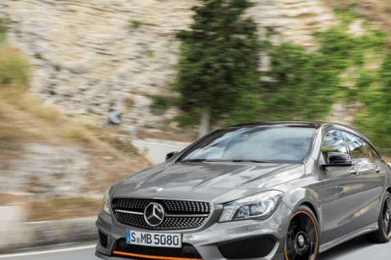 奔驰轿跑25万, 纯进口无框车门, 还要啥丰田大众