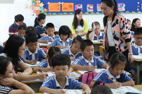 纳入公务员体系?教师基本工资上涨10%退休也