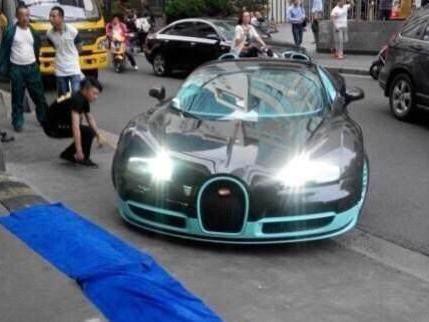 为什么开超跑要随身带一条大毛巾？