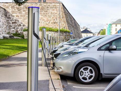 一个反向思维：电动车用不完的电能否送回到电网