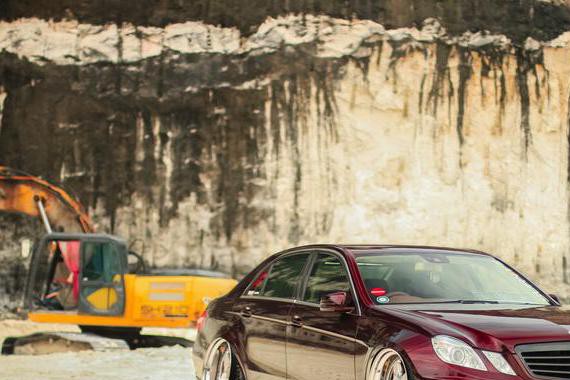 看她如何摆脱严肃的影子走出自己的路