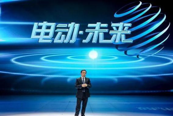 双积分制，比亚迪人是在偷着乐，还是准备弯道超车？