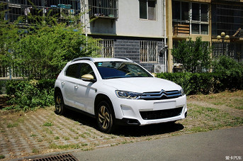 雪铁龙C3-XR 230THP 25周年闪耀版提车作业