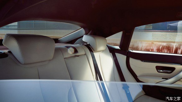 BMW 4系四门轿跑车 动感舒适 优雅纵行