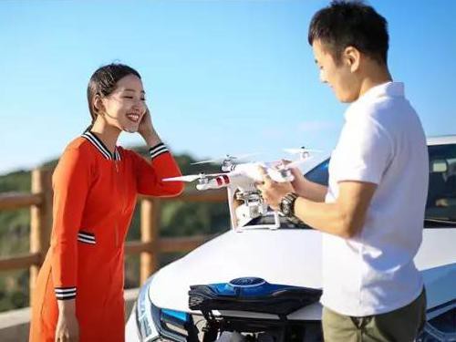 99%的人都不知道的秦EV300四大新功能玩儿法！