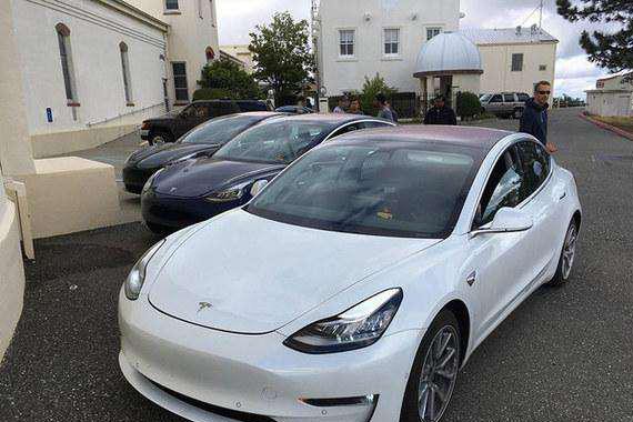 30万的特斯拉入华, 造型超法拉利, 内饰媲美奔驰S级