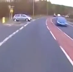 上帝跟他说了三次减速，但他依然高速行驶…