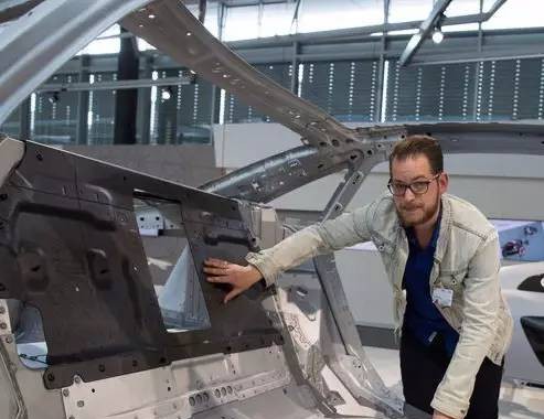 不是技术宅勿点！视频讲述全新A8车身构架