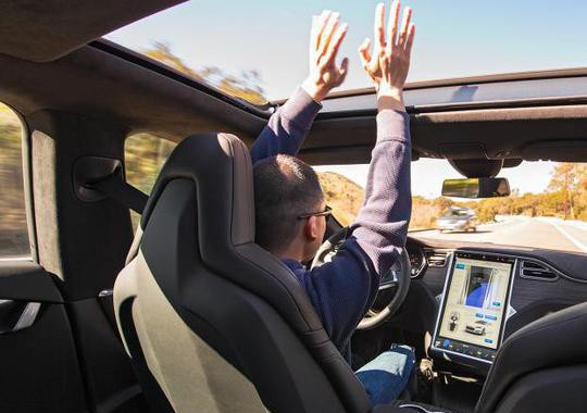 真正的自动驾驶核弹：特斯拉正式启动「小视频」计划