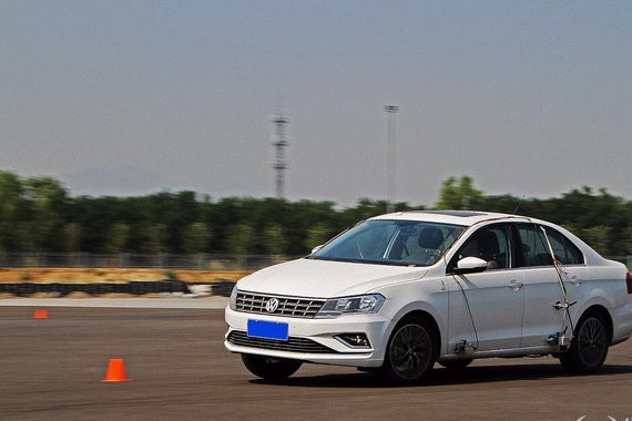 高速稳定性极差 新捷达1.5L 自动豪华版动态进阶测试