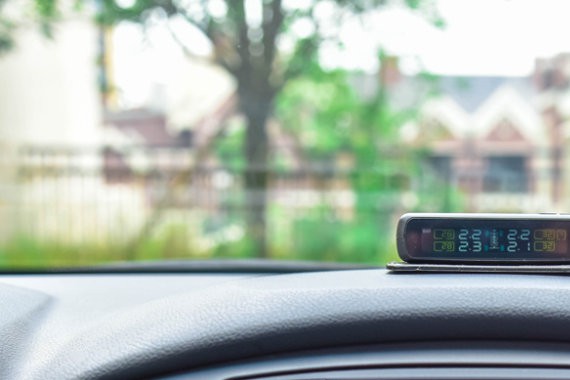 用胎压监测器关注爱车胎压，让安全行驶满分！