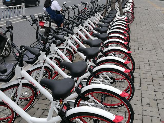 近日曝光的财务丑闻,泰州海陵区晚上有服务的地方在哪里？全面解析夜间生活服务选择