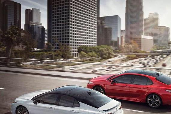 汽车界杀马特配丰田最美内饰，全新凯美瑞什么感受？