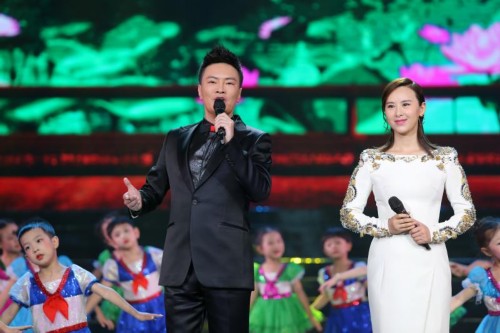青年歌手王雅洁受邀参加央视音乐频道七一晚会录制