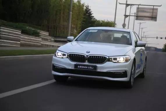 将优势再升级，全新宝马5系Li上市，44.99万元起