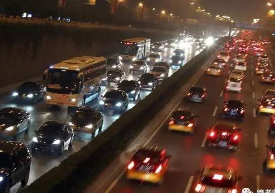 管学军：消费能力下降 A级车大跌16％