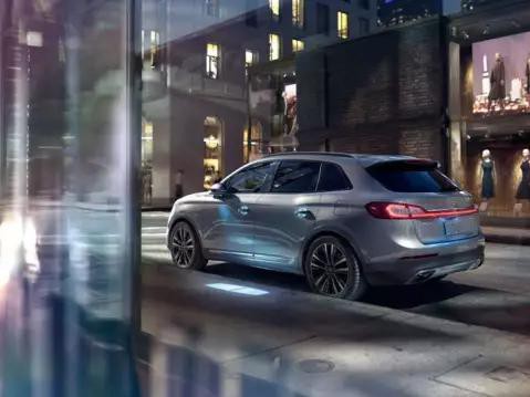 这台SUV大多中国人不认识，说出名字大家都知道NB