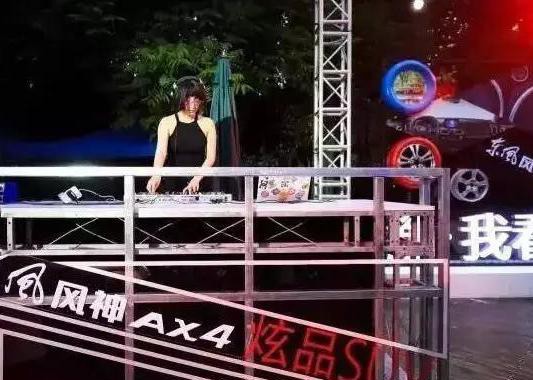 长成这样的小型SUV，我想再也找不到第二个了