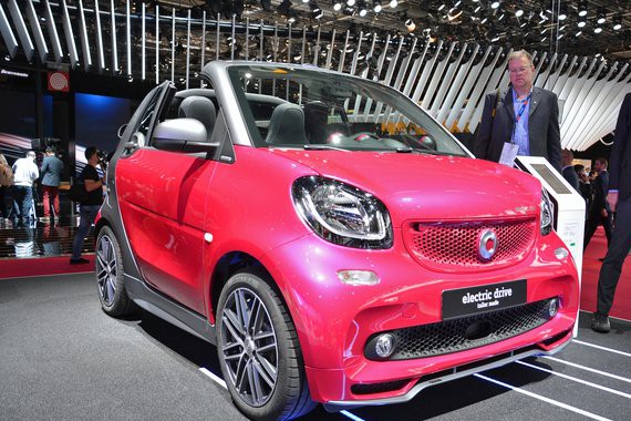 Smart品牌明年起在美专售电动车 引争议
