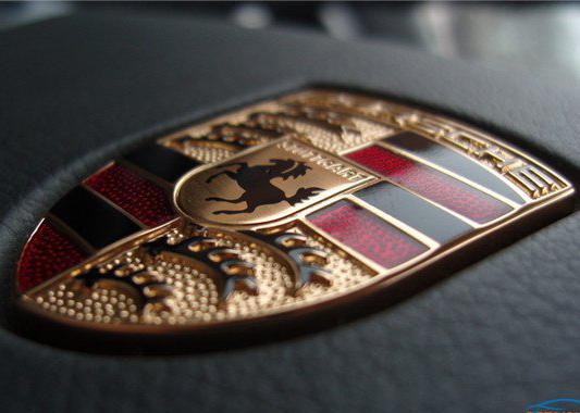 同样是动物车标，凭什么国内就比国外便宜那么多？