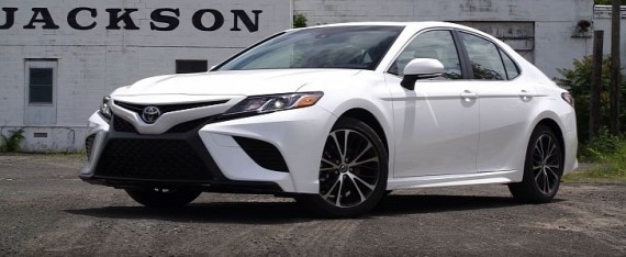 《消费者报告》评价新款丰田凯美瑞：外观更佳