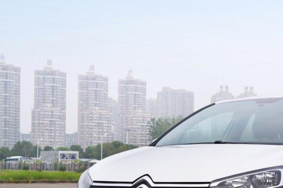 这款法系车打起了性价比的牌 其他车型不淡定了