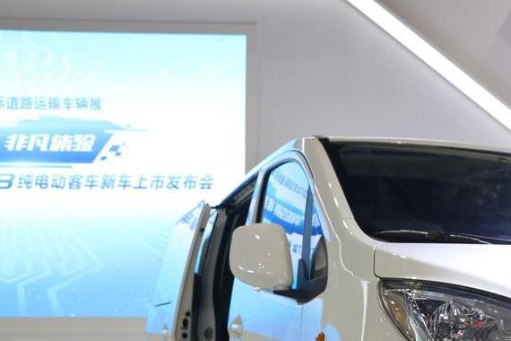 用这车拉货真心疼，比亚迪纯电动VAN配置不比轿车差