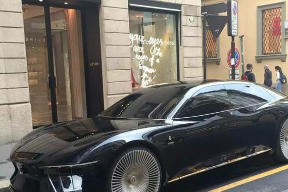 自杀式开门，60辐轮毂，堪称世界最强电动轿跑！