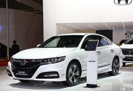 论匠心只服它！C级与3系只能仰望，德系不如它精细