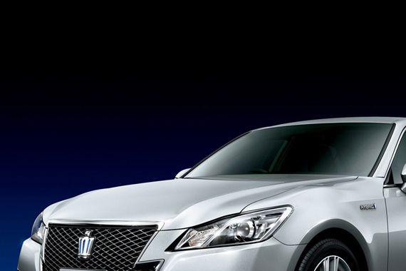 丰田皇冠没落了，都是一汽惹的祸？