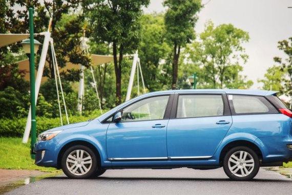 这车8万块，外观酷似路虎揽胜，但它却不是SUV