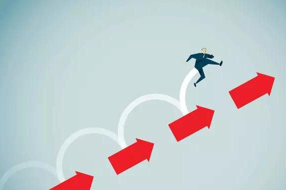 新能源车市持续升温 究竟是喜是忧？